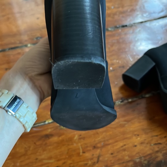 Intentionally Blank Black Scuba Boot - Picture 7 of 12